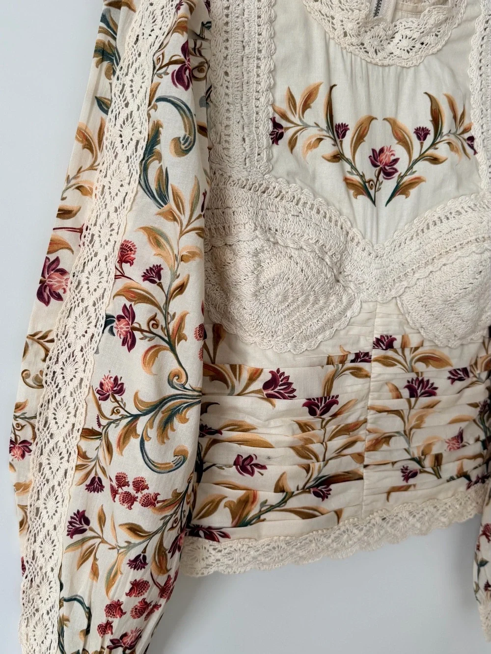FARM RIO Cream Floral CROCHET Blouse